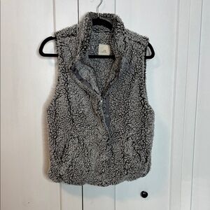 Thread & Supply Cream and Gray Sherpa Vest small